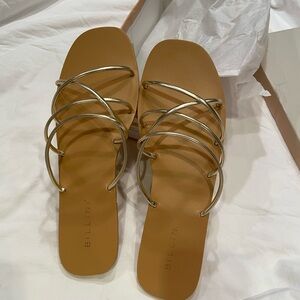 NWT, Billini Strappy sandals,‎ Gold Metallic,size 10